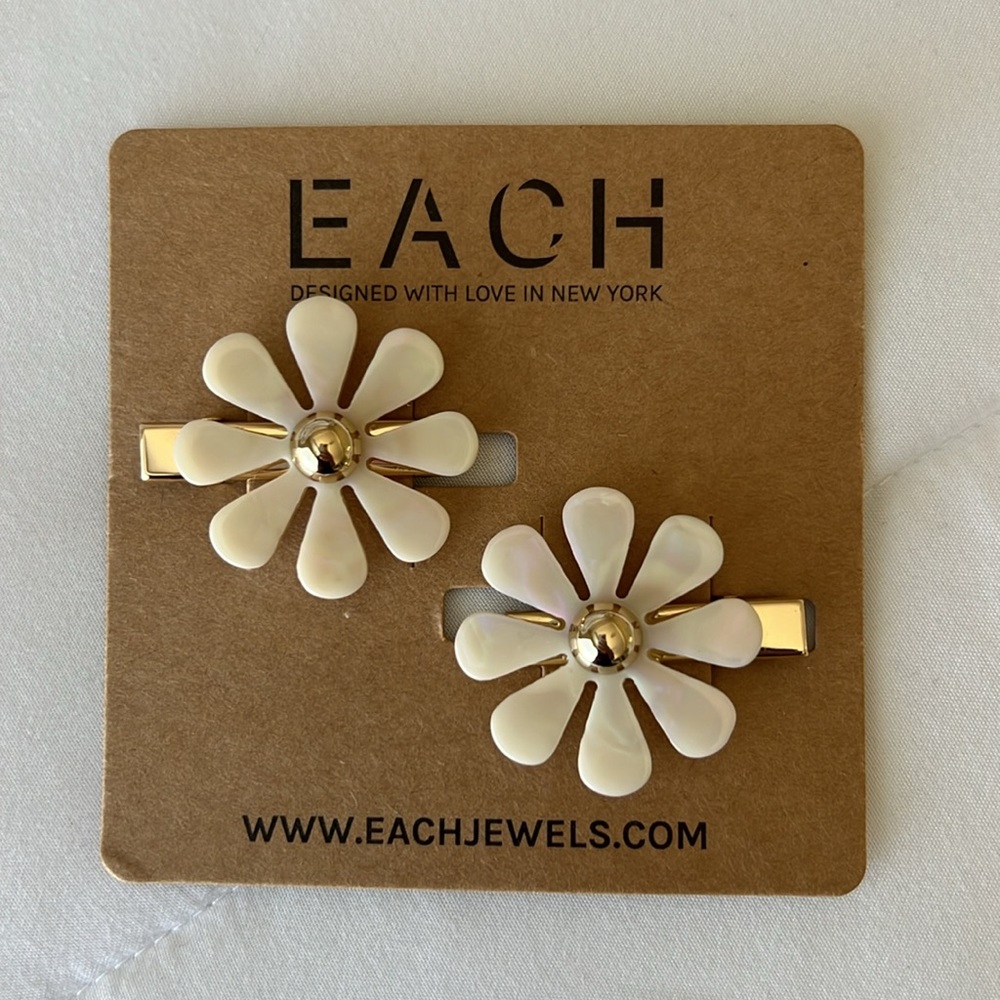 EACH Jewels Pearl Flower Barrette Set